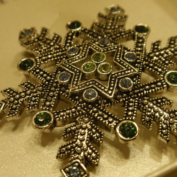 Trifari Snowflake Brooch with blue & green stones - Picture 3 of 7